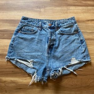 Wild Fable- medium wash jean shorts, size: 0